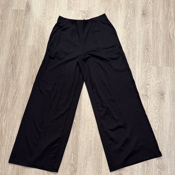 Old Navy Power Soft Wide-Leg Trouser - Picture 1 of 4